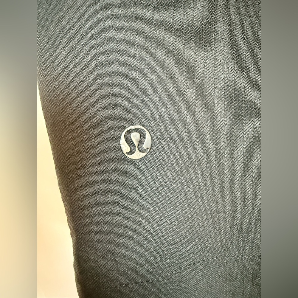 Lululemon Cadence Commuter Shorts - Picture 7 of 7